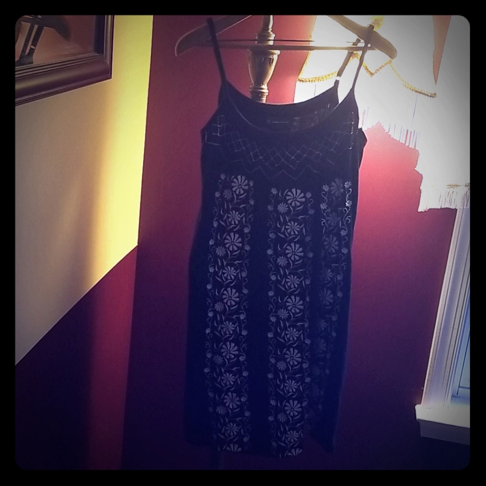 Black Short Sheath Dress W/ White Embroidery
